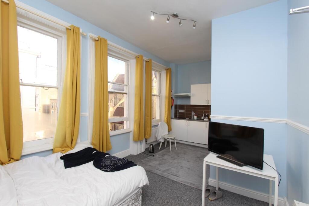 0 bed 1st Floor Flat for rent in Kensington. From Pomp Properties - London