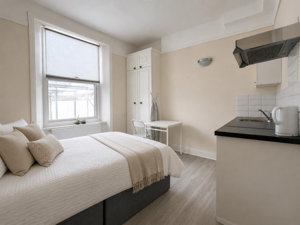 4 bed House Share for rent in Kensington. From Pomp Properties - London