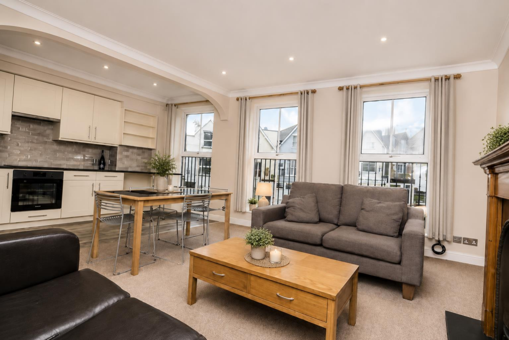 1 bed 1st Floor Flat for rent in Battersea. From Pomp Properties - London