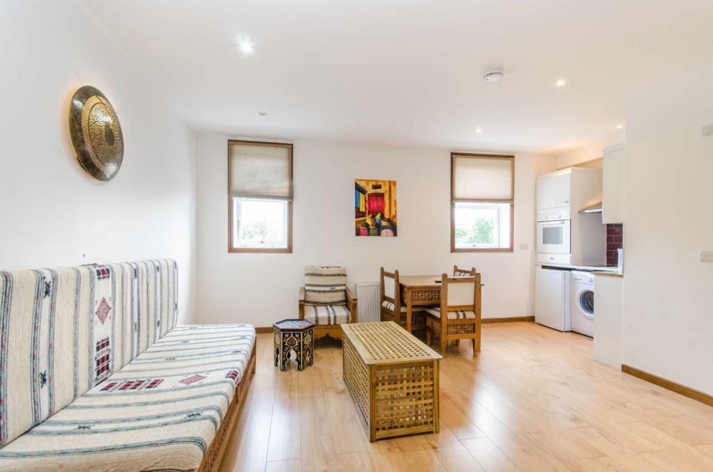 1 bed 1st Floor Flat for rent in Kensington. From Pomp Properties - London