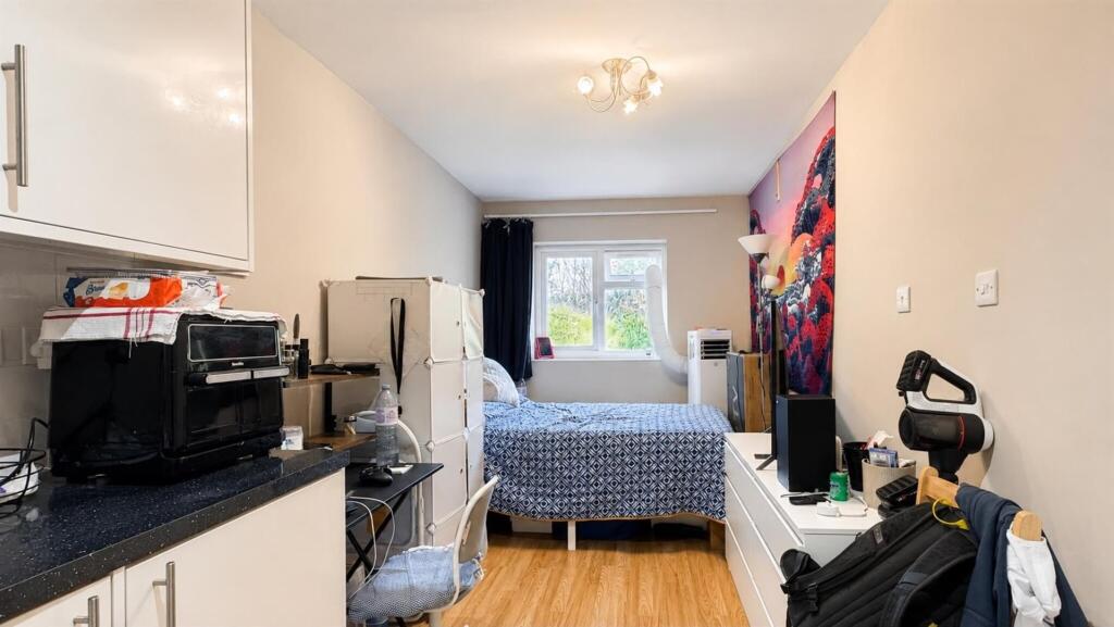 4 bed 1st Floor Flat for rent in Willesden. From Pomp Properties - London 4 bed 1st Floor Flat for rent in Willesden. From Pomp Properties - London