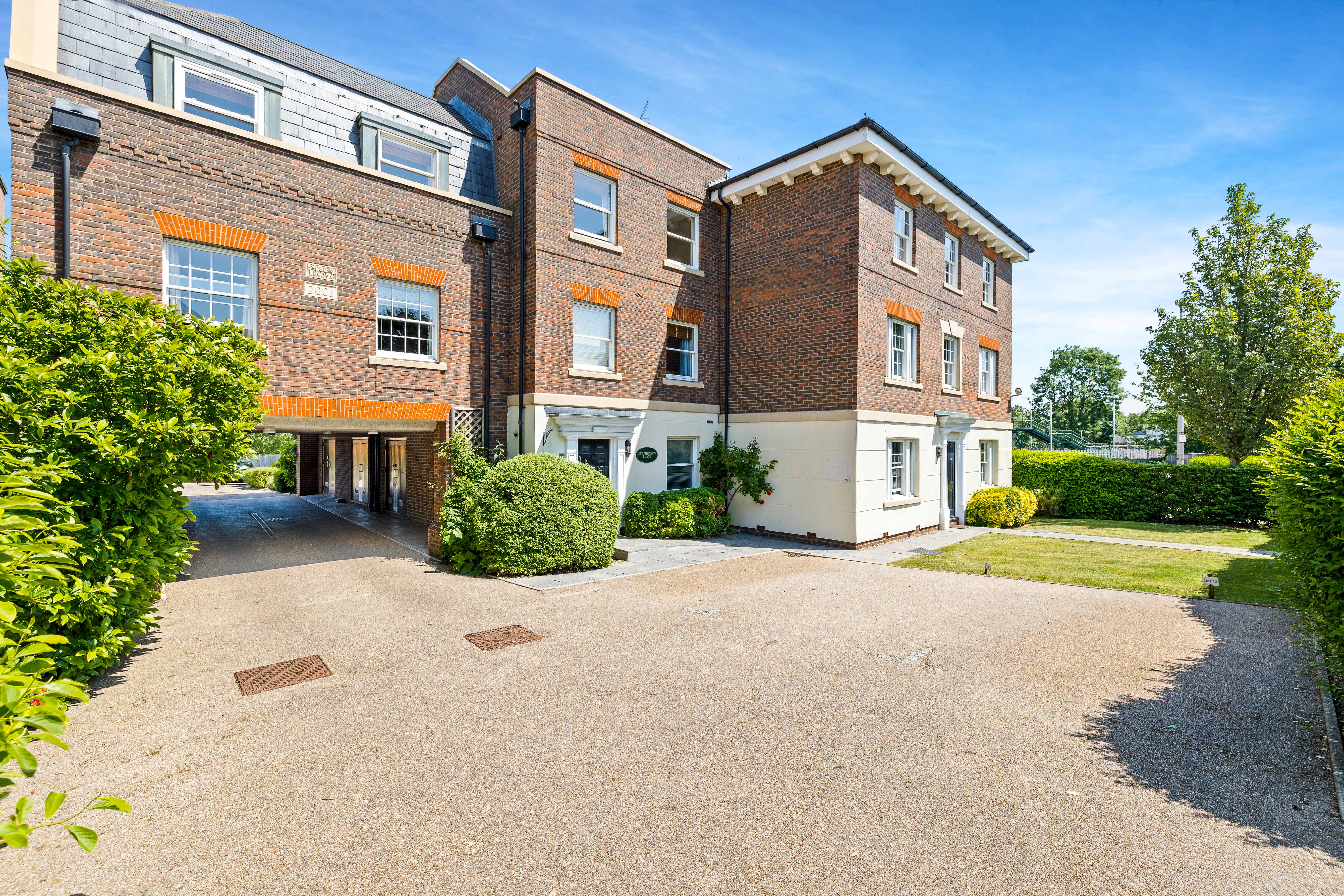 3 bed Apartment for rent in Merstham. From Power Bespoke