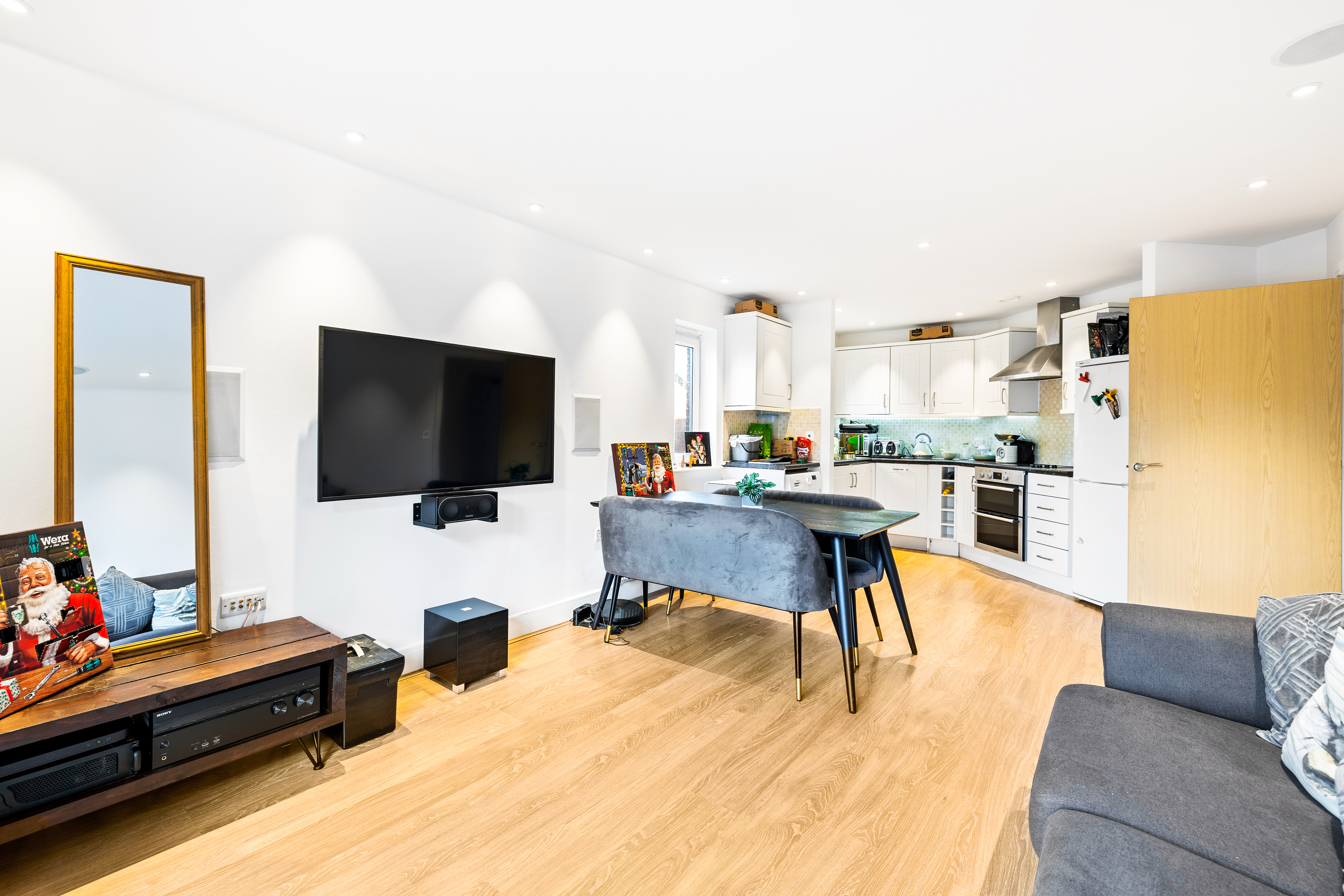 2 bed Apartment for rent in Redhill. From Power Bespoke 2 bed Apartment for rent in Redhill. From Power Bespoke