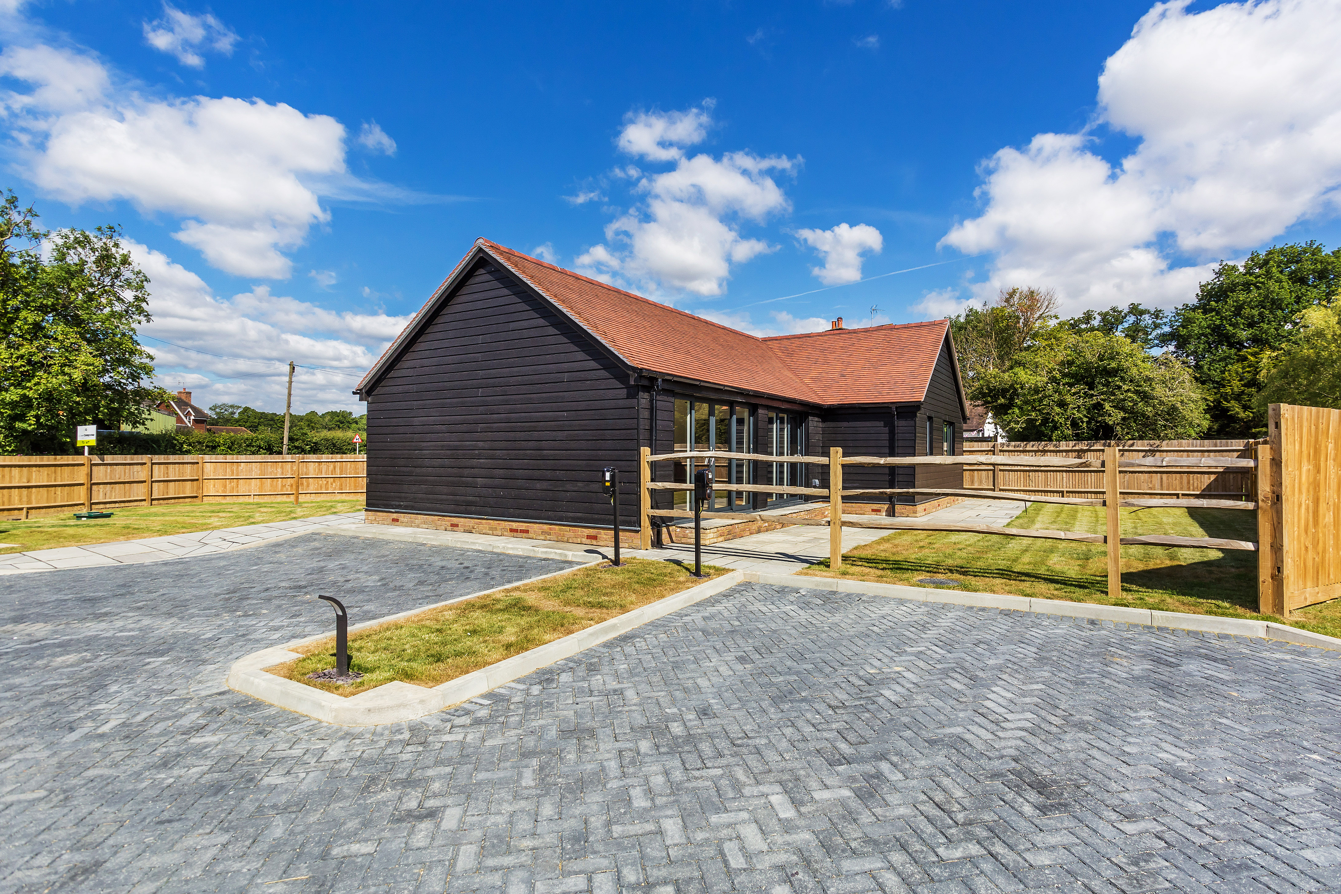 3 bed Bungalow for rent in Horley. From Power Bespoke