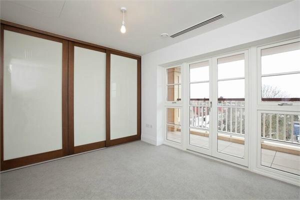 2 bed 1st Floor Flat for rent in London. From Jeremy Leaf & Co - Residential Development