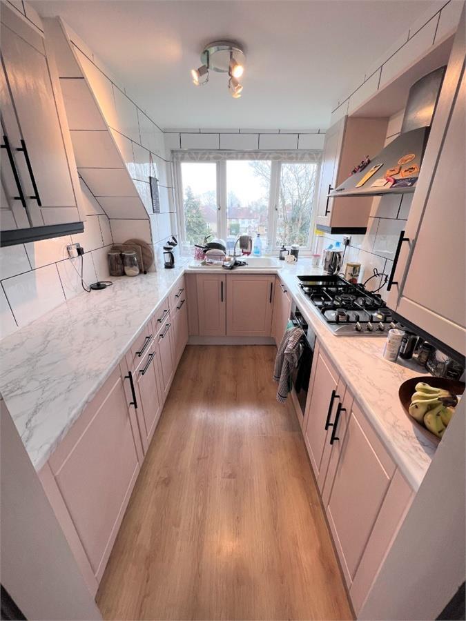 2 bed 1st Floor Flat for rent in Friern Barnet. From Jeremy Leaf & Co - Residential Development