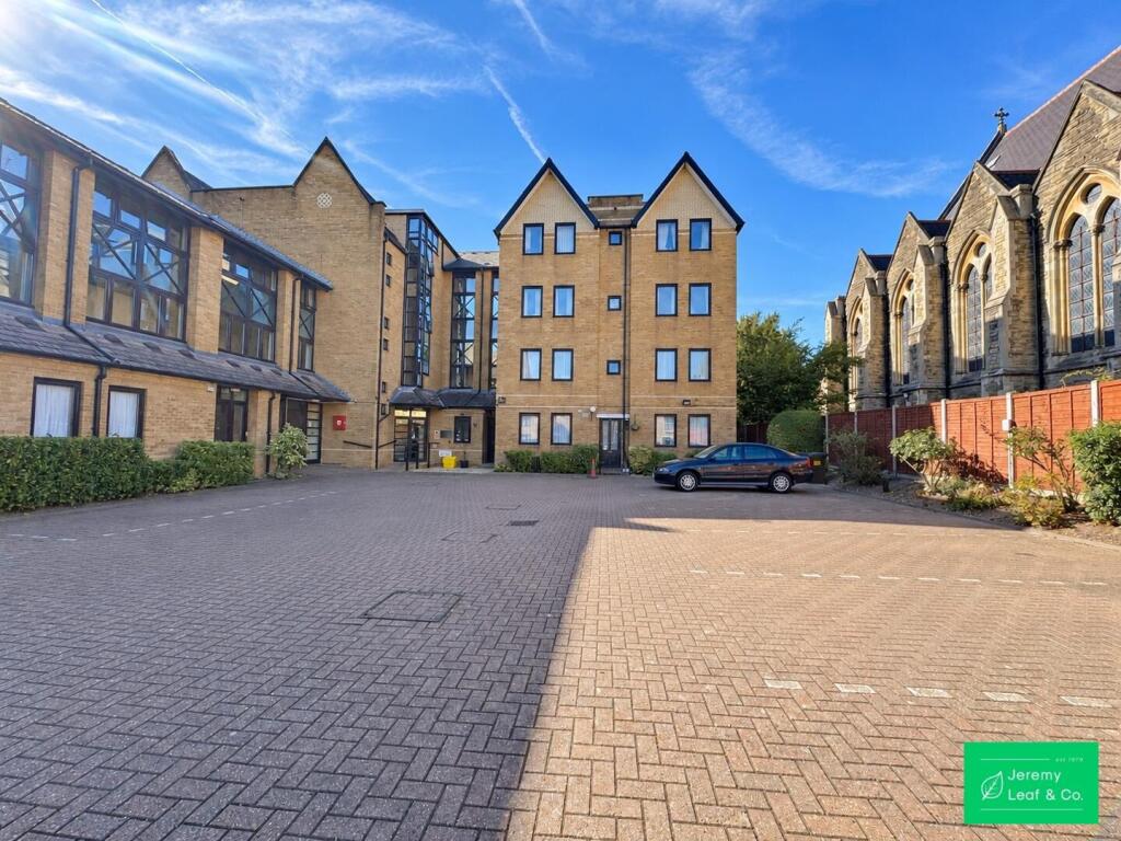 2 bed House (unspecified) for rent in Friern Barnet. From Jeremy Leaf & Co - Residential Development