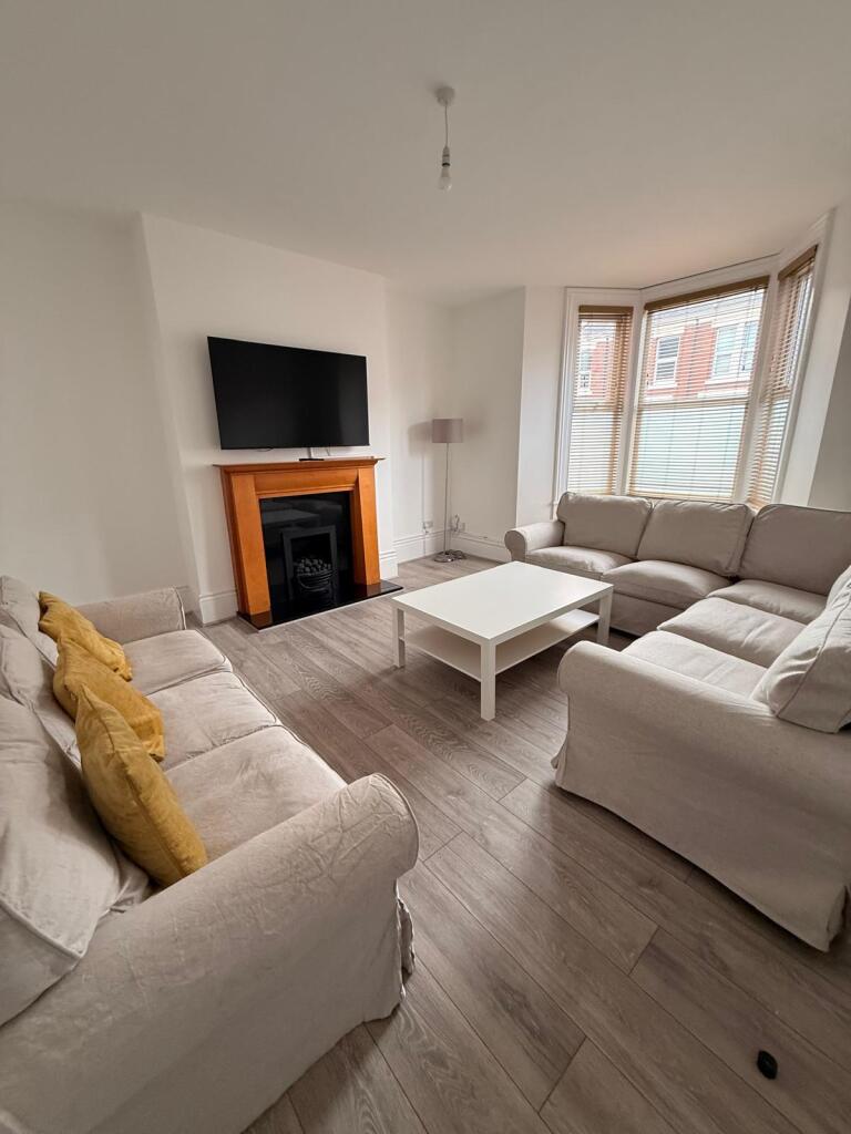 8 bed Mid Terraced House for rent in Newcastle upon Tyne. From Jesmond Property Shop - Jesmond