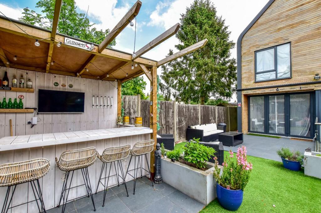 4 bed Detached for rent in Bedmond. From Proffitt & Holt - Abbots Langley