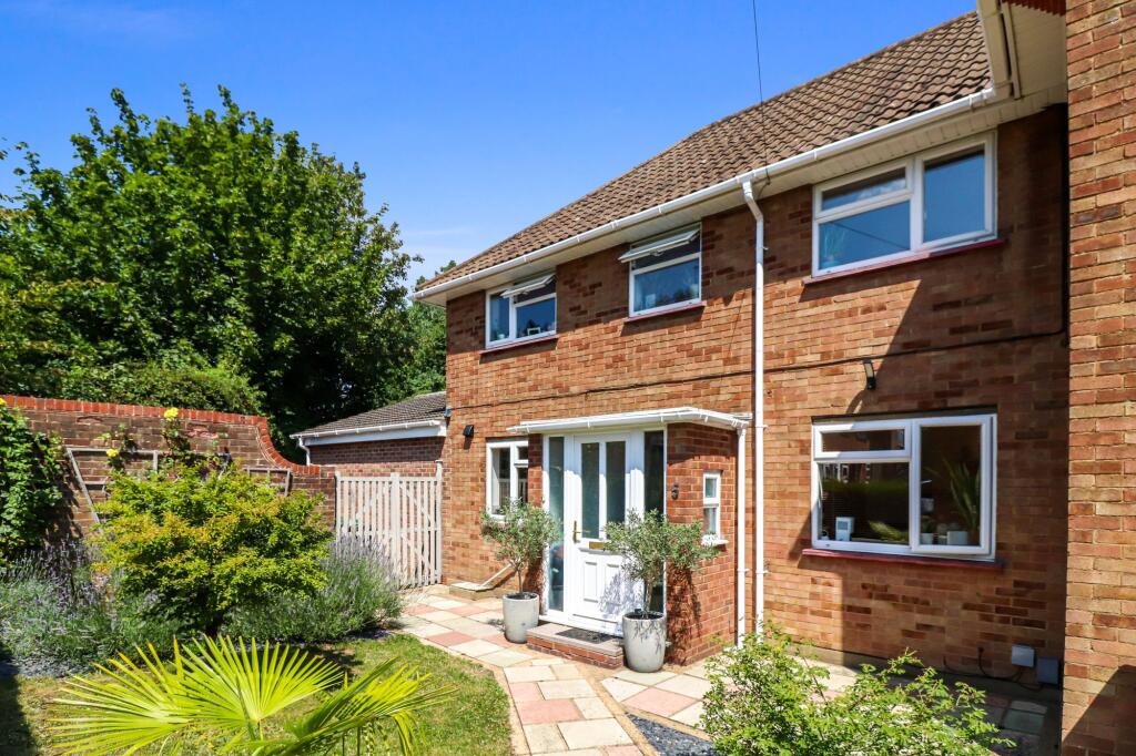 4 bed End of Terrace for rent in Bedmond. From Proffitt & Holt - Abbots Langley 4 bed End of Terrace for rent in Bedmond. From Proffitt & Holt - Abbots Langley