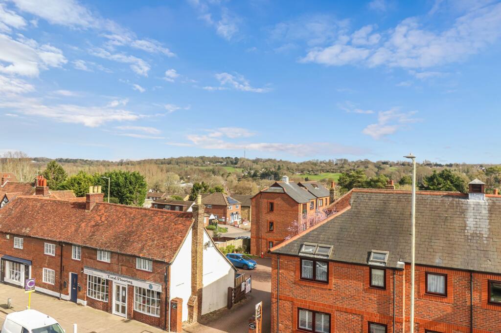 2 bed Annexe for rent in Rucklers Lane. From Proffitt & Holt Partnership - Kings Langley