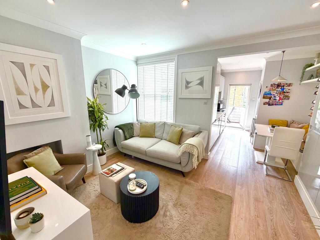 1 bed 1st Floor Flat for rent in Fulham. From Proffitt & Holt Partnership - Kings Langley