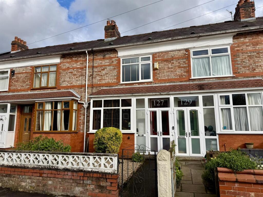 3 bed Mid Terraced House for rent in Stretford. From Jordan Fishwick - Chorlton