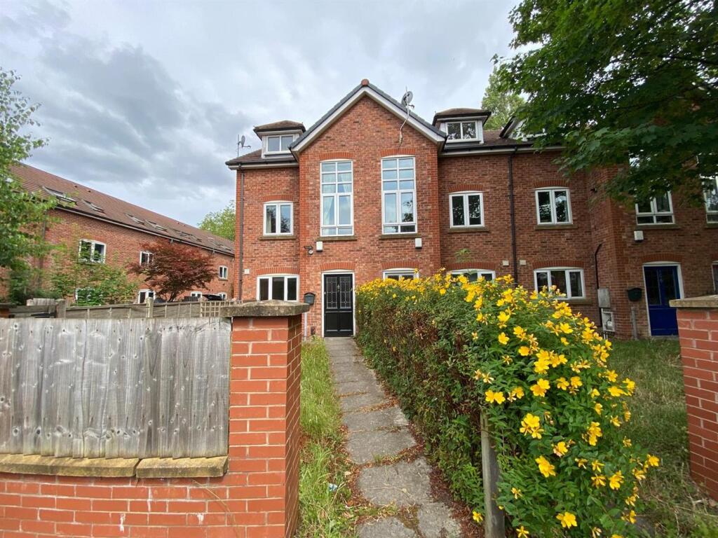 3 bed Detached for rent in Stretford. From Jordan Fishwick - Chorlton 3 bed Detached for rent in Stretford. From Jordan Fishwick - Chorlton