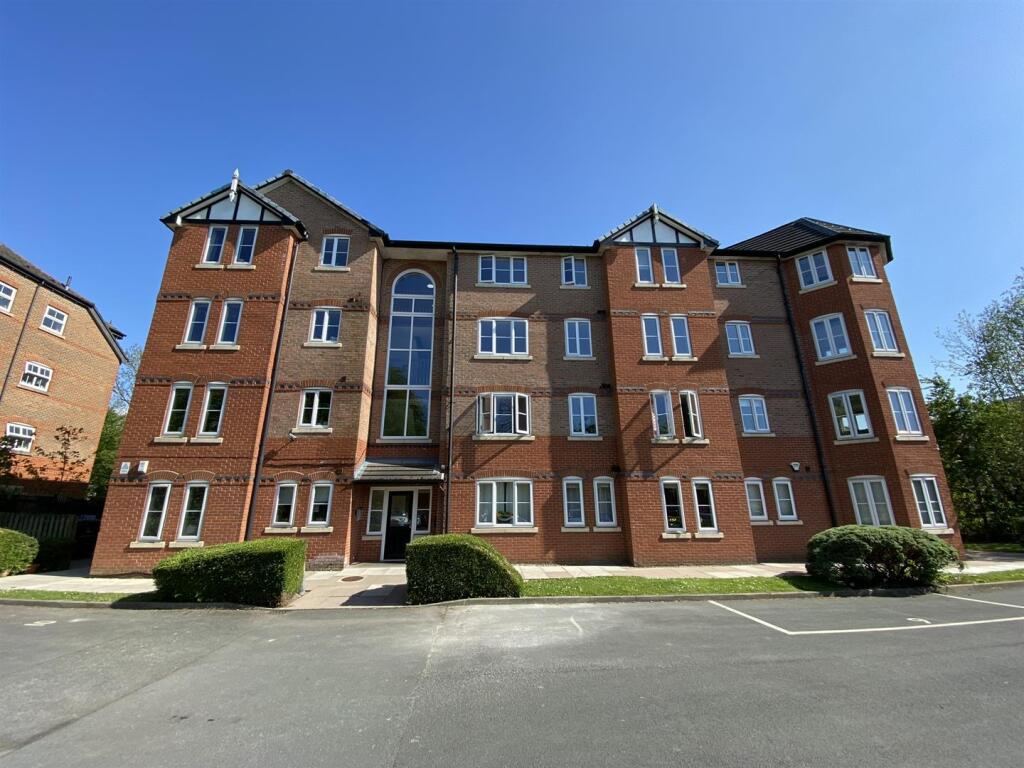 2 bed 1st Floor Flat for rent in Gatley. From Jordan Fishwick - Didsbury