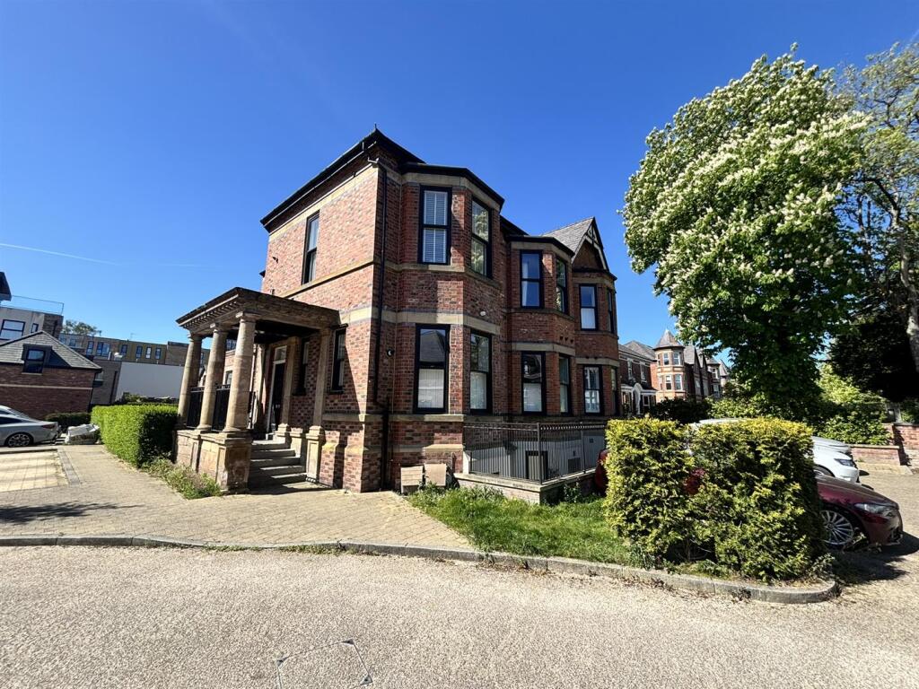 2 bed Apartment for rent in Gatley. From Jordan Fishwick - Didsbury