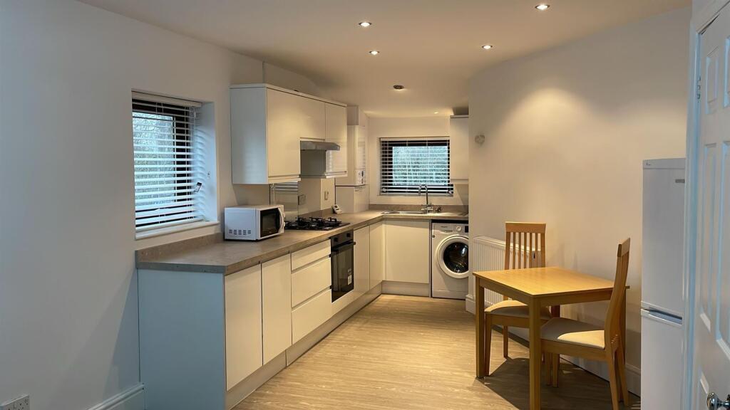 2 bed 1st Floor Flat for rent in Cheadle Hulme. From Jordan Fishwick - Didsbury
