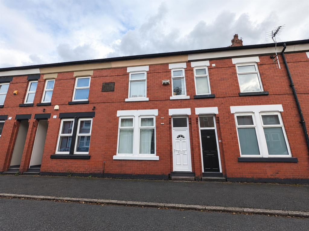 3 bed Private Halls for rent in Manchester. From Jordan Fishwick - Didsbury