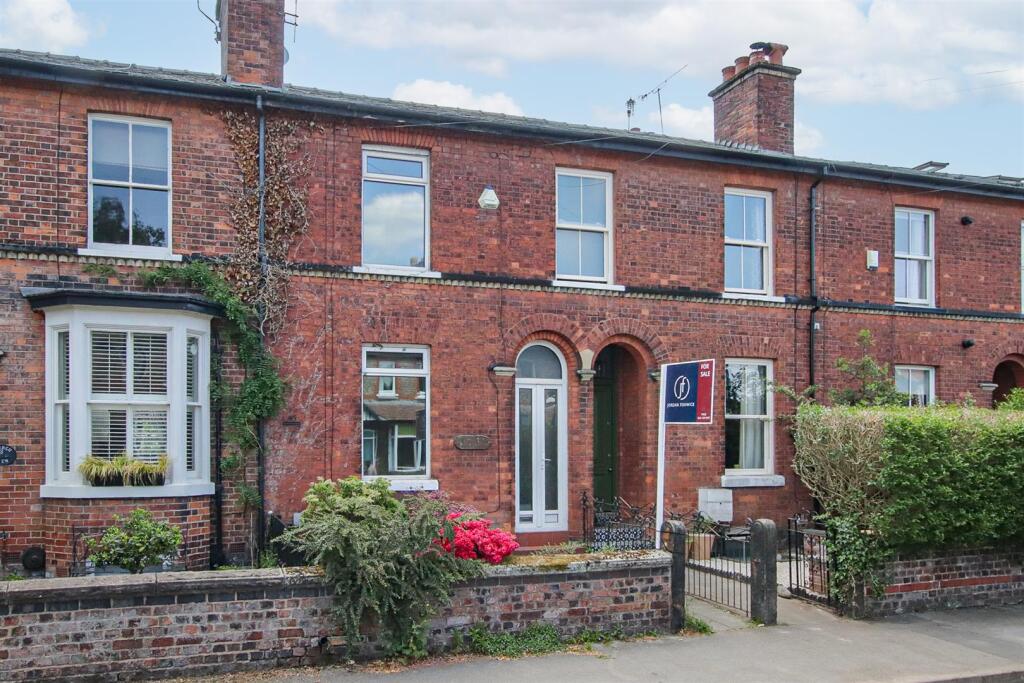 2 bed Mid Terraced House for rent in Altrincham. From Jordan Fishwick - Hale