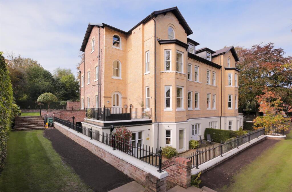3 bed Apartment for rent in Altrincham. From Jordan Fishwick - Hale