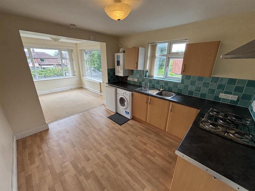 3 bed 1st Floor Flat for rent in Altrincham. From Jordan Fishwick - Hale