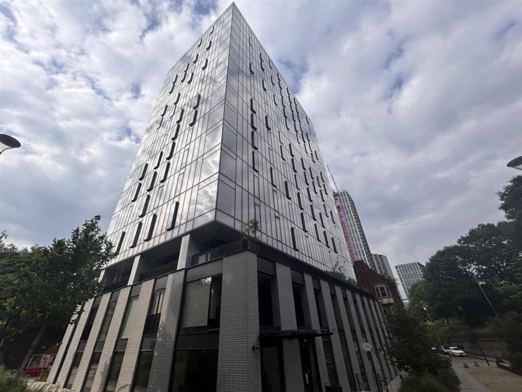 2 bed Apartment for rent in Manchester. From Jordan Fishwick - Manchester