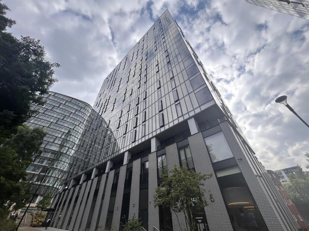 2 bed Apartment for rent in Manchester. From Jordan Fishwick - Manchester