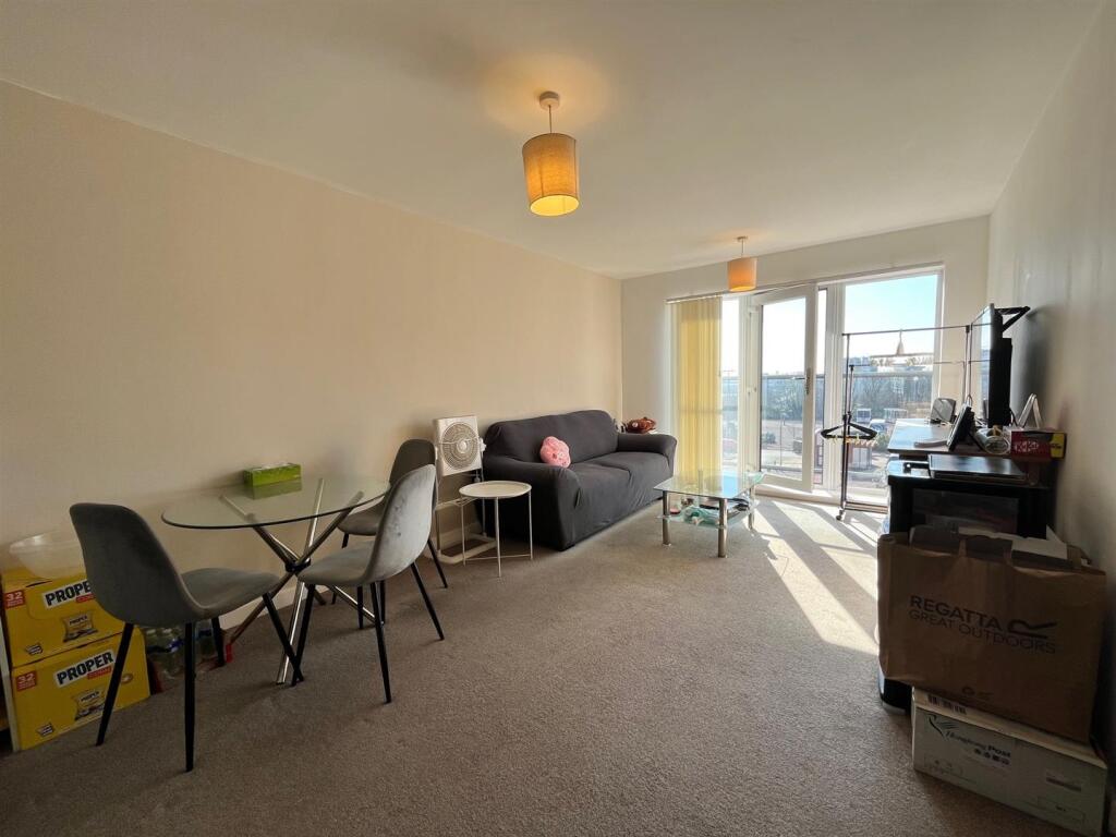 2 bed Apartment for rent in Salford. From Jordan Fishwick - Manchester
