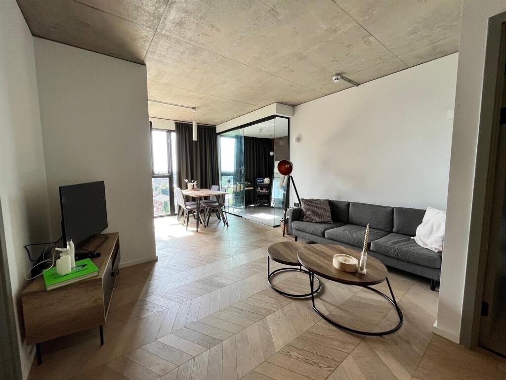 2 bed Apartment for rent in Manchester. From Jordan Fishwick - Manchester