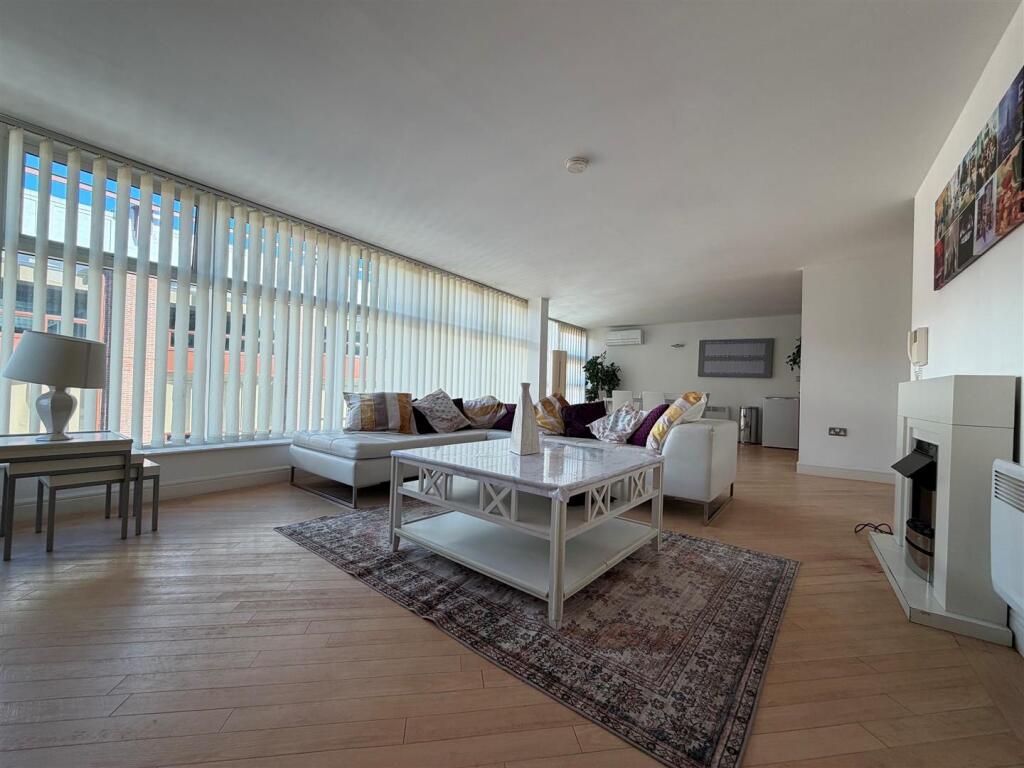 2 bed Duplex for rent in Manchester. From Jordan Fishwick - Manchester