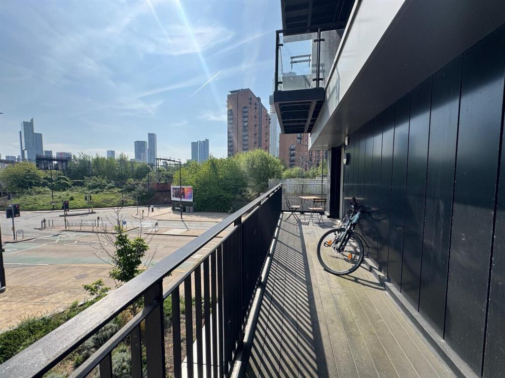 3 bed Apartment for rent in Salford. From Jordan Fishwick - Manchester