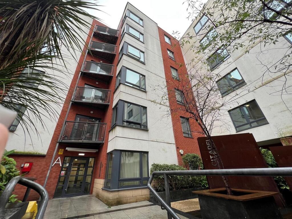 2 bed Apartment for rent in Manchester. From Jordan Fishwick - Manchester