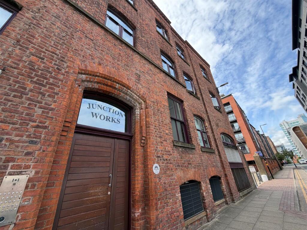 2 bed 1st Floor Flat for rent in Manchester. From Jordan Fishwick - Manchester