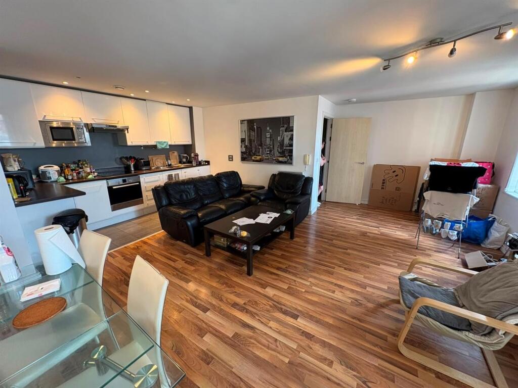 2 bed Apartment for rent in Manchester. From Jordan Fishwick - Manchester