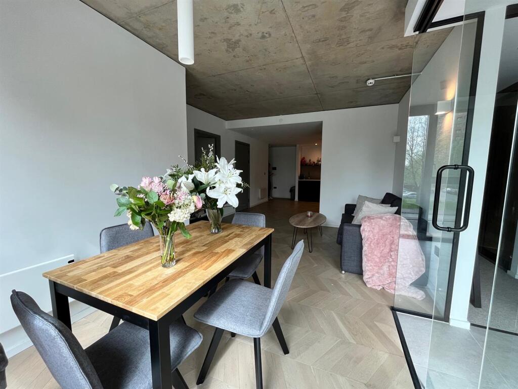 2 bed Apartment for rent in Manchester. From Jordan Fishwick - Manchester