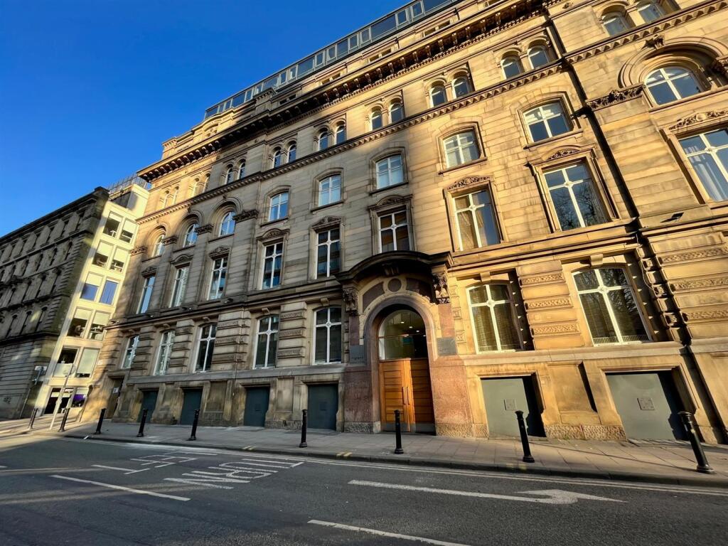 2 bed Apartment for rent in Manchester. From Jordan Fishwick - Manchester