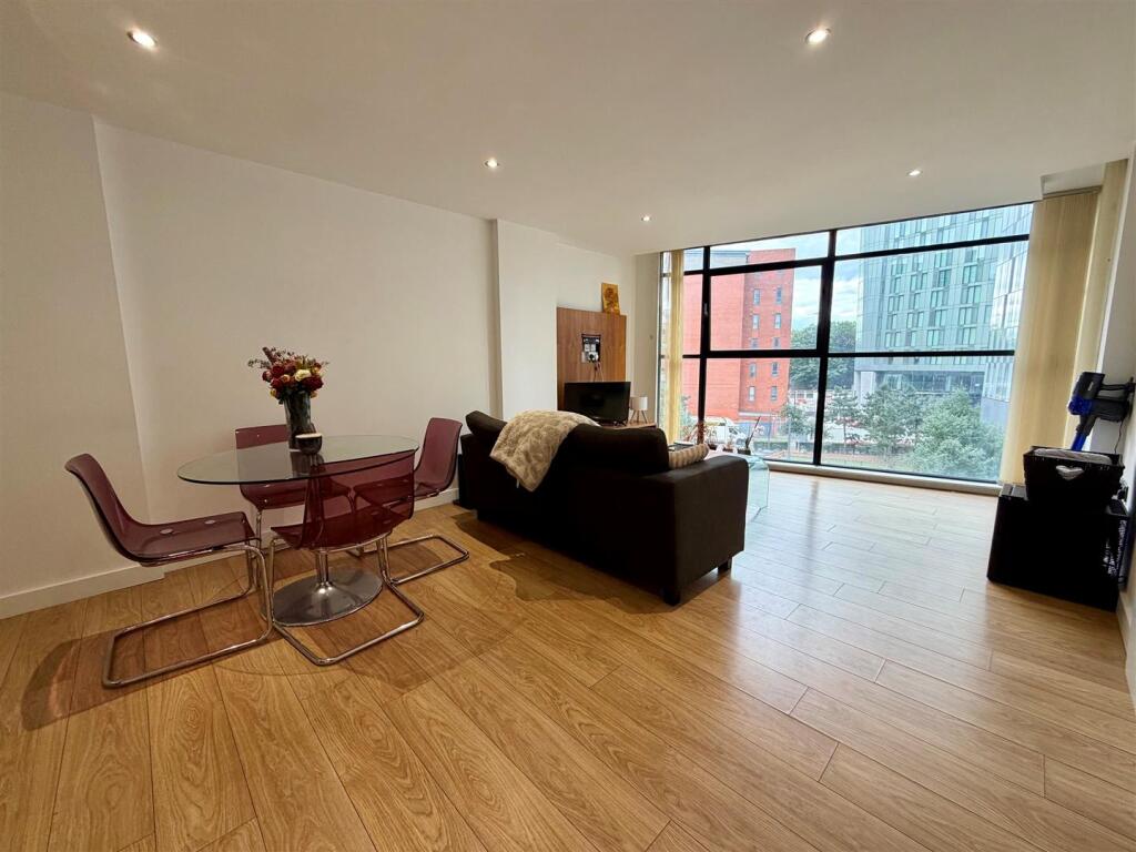2 bed Apartment for rent in Manchester. From Jordan Fishwick - Manchester