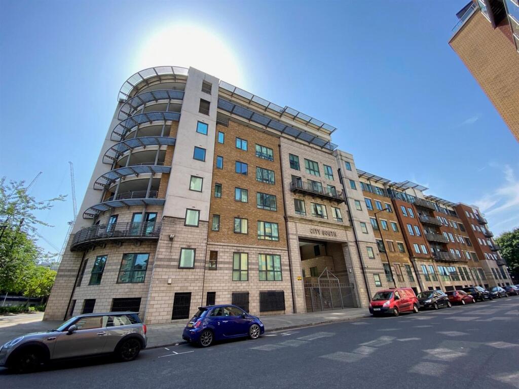 2 bed 1st Floor Flat for rent in Manchester. From Jordan Fishwick - Manchester
