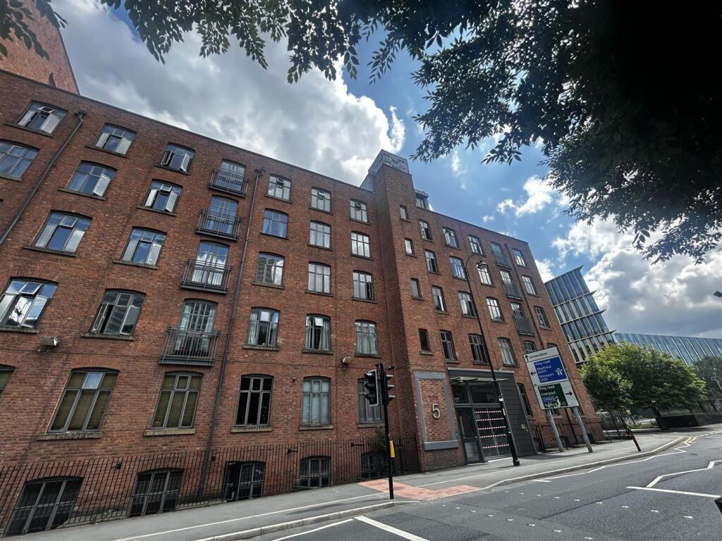 2 bed Apartment for rent in Manchester. From Jordan Fishwick - Manchester