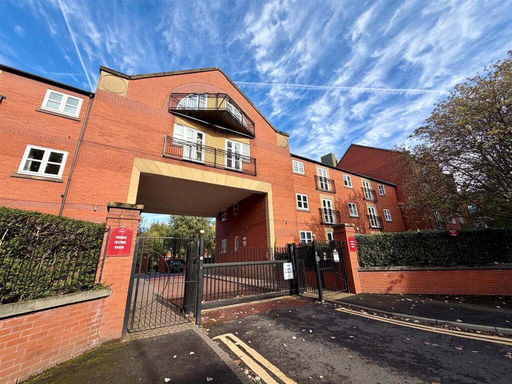 2 bed 1st Floor Flat for rent in Manchester. From Jordan Fishwick - Manchester