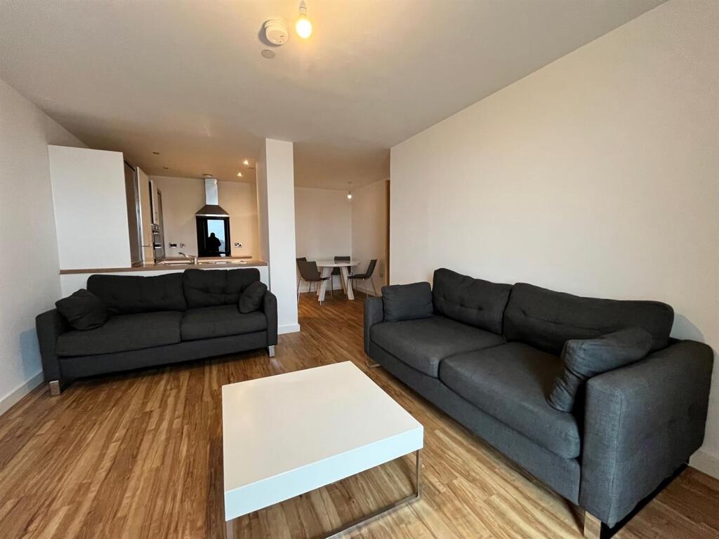3 bed Apartment for rent in Salford. From Jordan Fishwick - Manchester