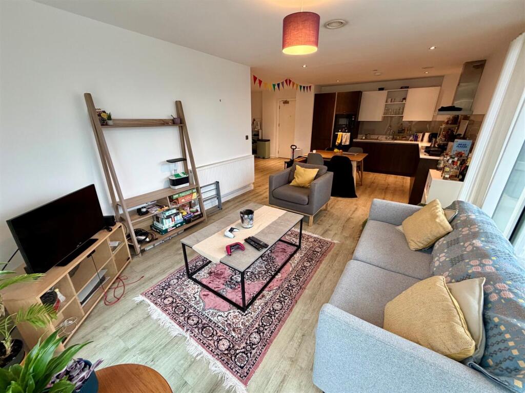 3 bed Apartment for rent in Salford. From Jordan Fishwick - Manchester 3 bed Apartment for rent in Salford. From Jordan Fishwick - Manchester