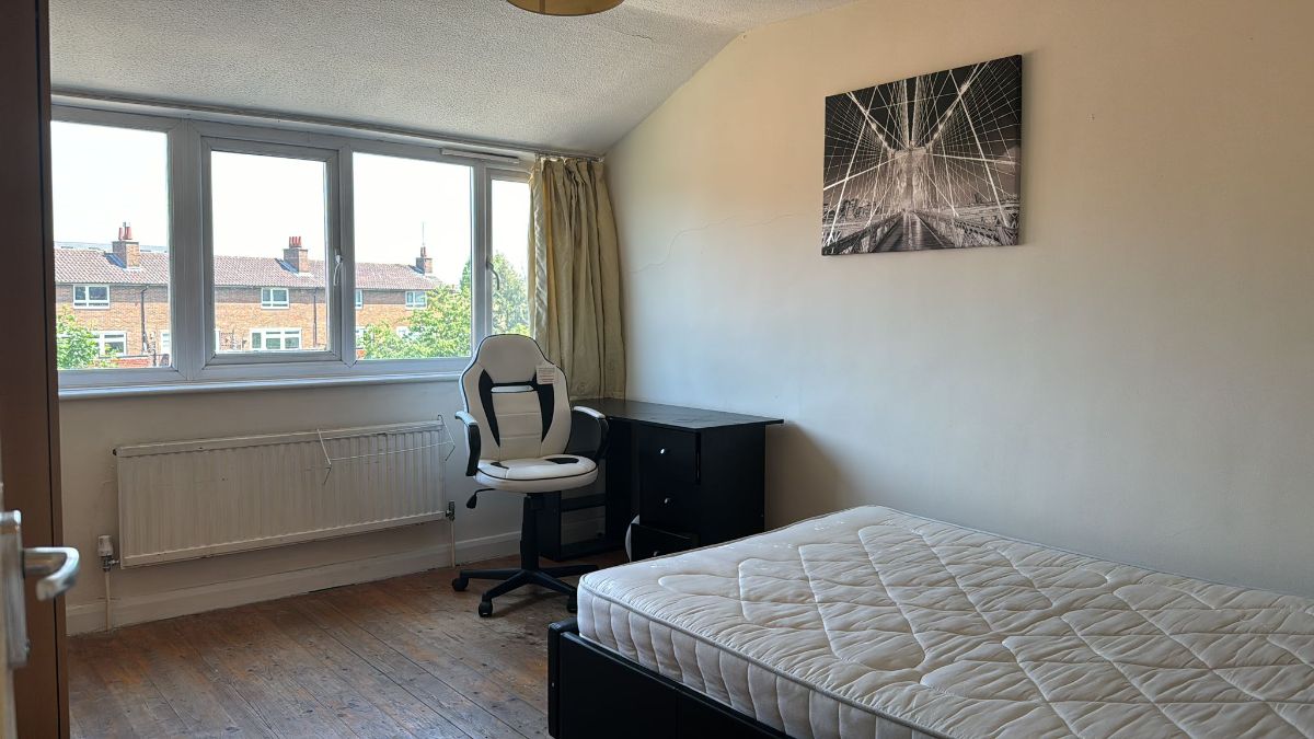 4 bed Room for rent in London. From Property Point UK
