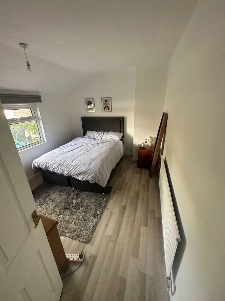 4 bed Room for rent in London. From Property Point UK