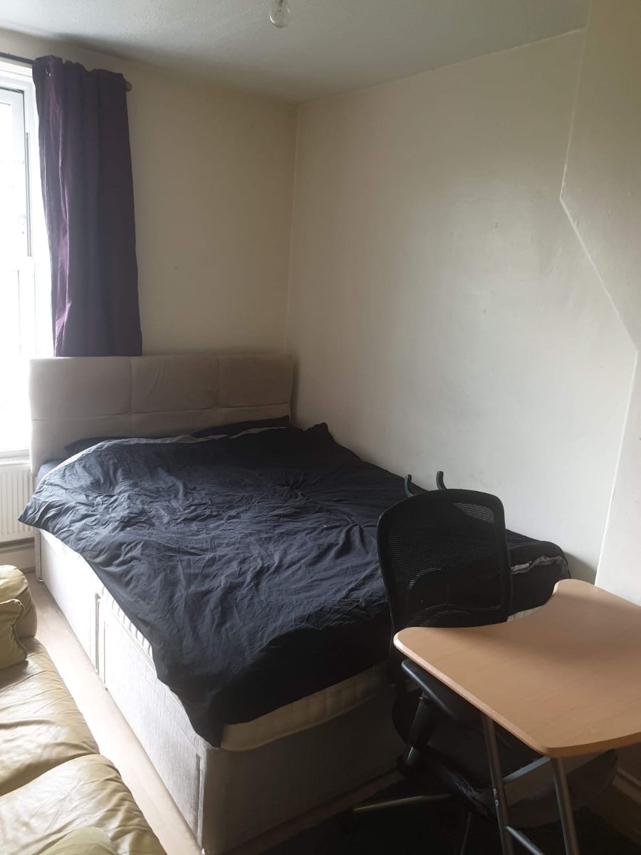 3 bed House Share for rent in London. From Property Point UK