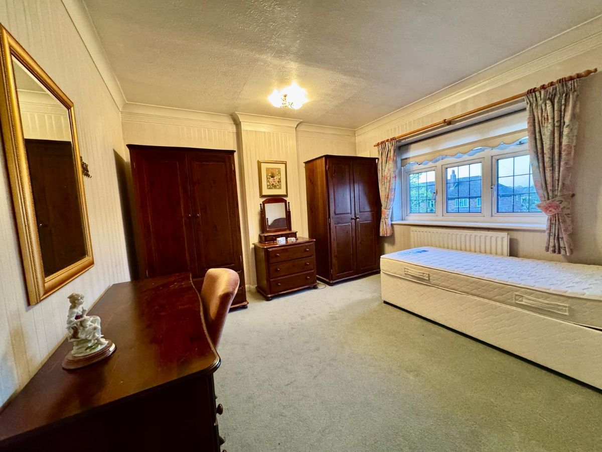 3 bed House Share for rent in Morden. From Property Point UK