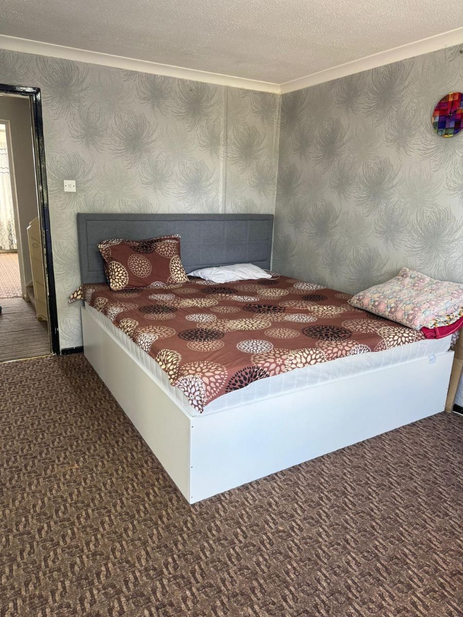 3 bed House Share for rent in Mitcham. From Property Point UK 3 bed House Share for rent in Mitcham. From Property Point UK
