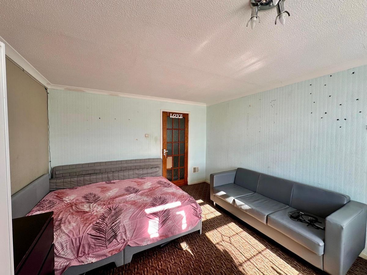 4 bed House Share for rent in Mitcham. From Property Point UK