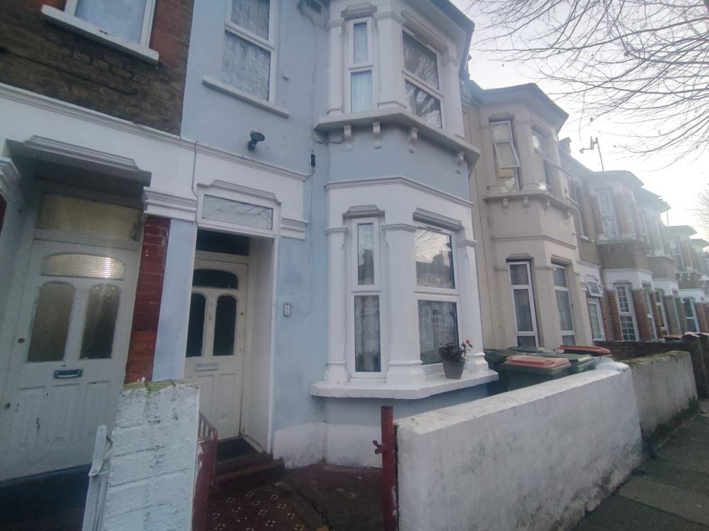 1 bed Flat for rent in London. From Pure Estates - Forest Gate