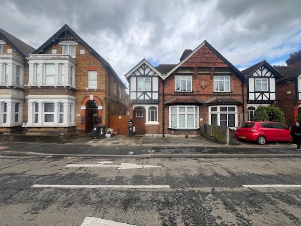 2 bed Annexe for rent in Waltham Abbey. From Rainbow Estate Agents (S.E.) Ltd - Essex 2 bed Annexe for rent in Waltham Abbey. From Rainbow Estate Agents (S.E.) Ltd - Essex